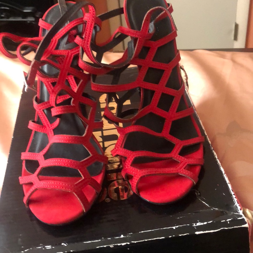 Red sexy 3 in heels worn 2x